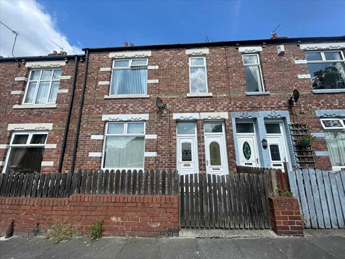 2 Bedroom Flat For Sale In Tadema Road, South Shields, NE33