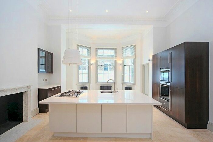 3 Bedroom Flat To Rent In Gloucester Place, Marylebone, London, W1U