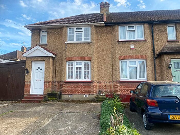 3 Bedroom End Of Terrace House To Rent In Oakdene Road, Uxbridge, UB10