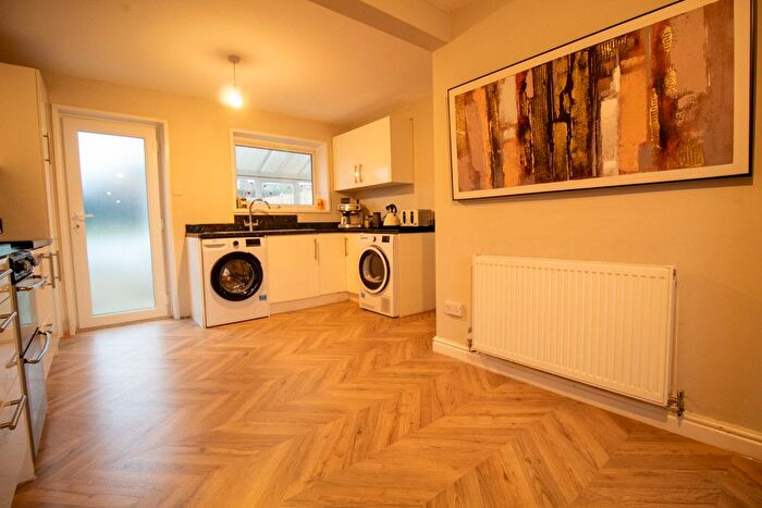 3 Bedroom End Of Terrace House For Sale In Longden Close, Bramcote, Nottingham, NG9