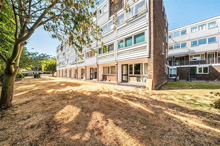 Studio For Sale In Fairlea Place, Ealing, W5