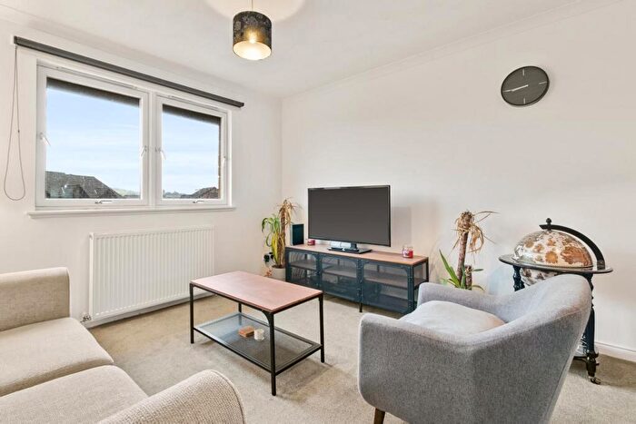 2 Bedroom Flat For Sale In Bramble Hedge Path, Alexandria, G83