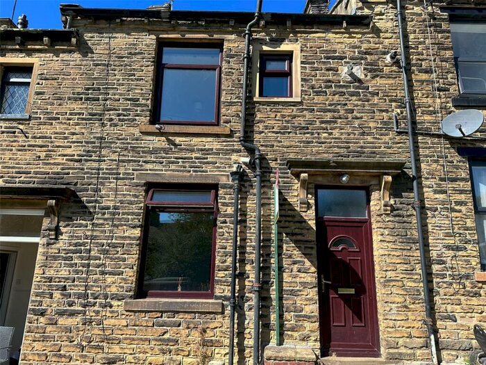 2 Bedroom Terraced House To Rent In Chapel Terrace, Thornton, Bradford, BD13