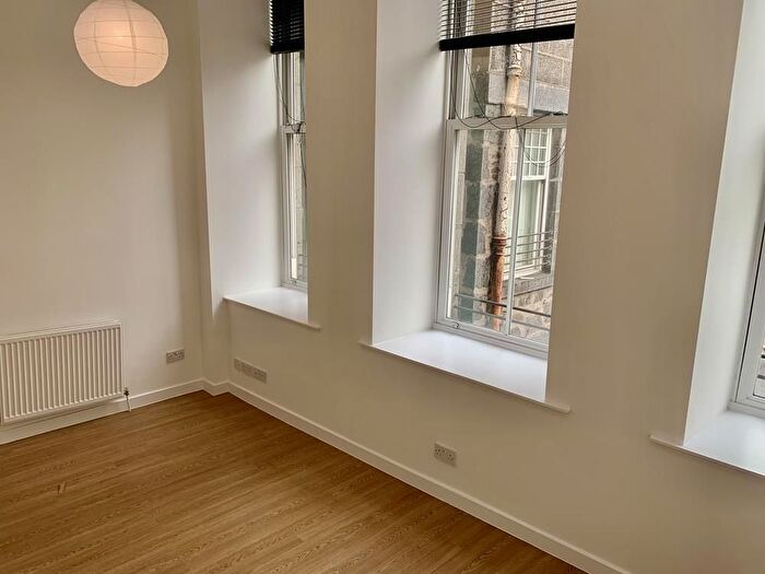 1 Bedroom Flat To Rent In Carmelite Lane, First Floor, AB11