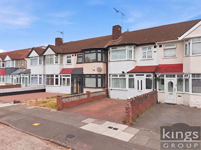 3 Bedroom Terraced House For Sale In Marrilyne Avenue, Enfield, EN3