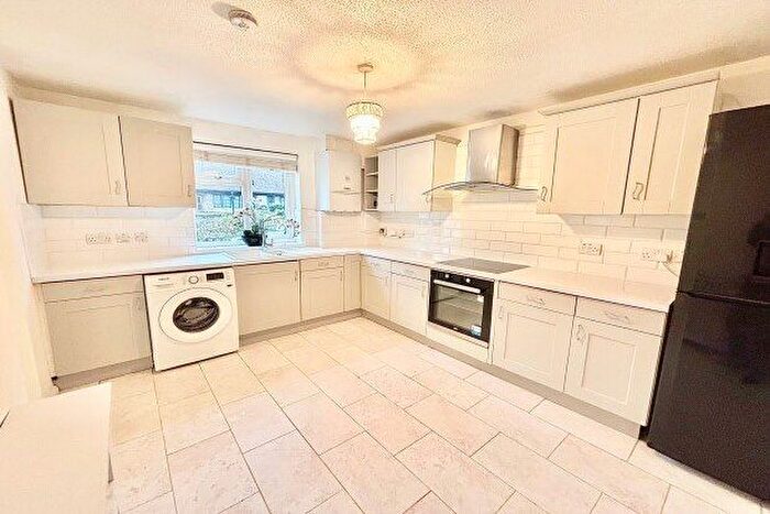 2 Bedroom Property To Rent In Church Road, London, E10