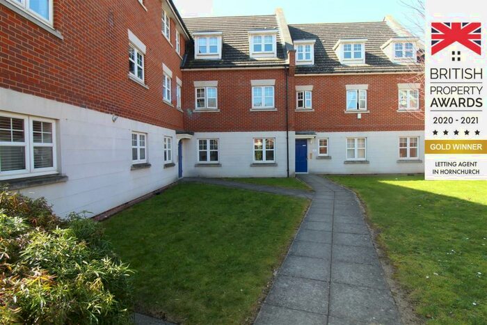 2 Bedroom Apartment To Rent In North Street, Hornchurch, RM11