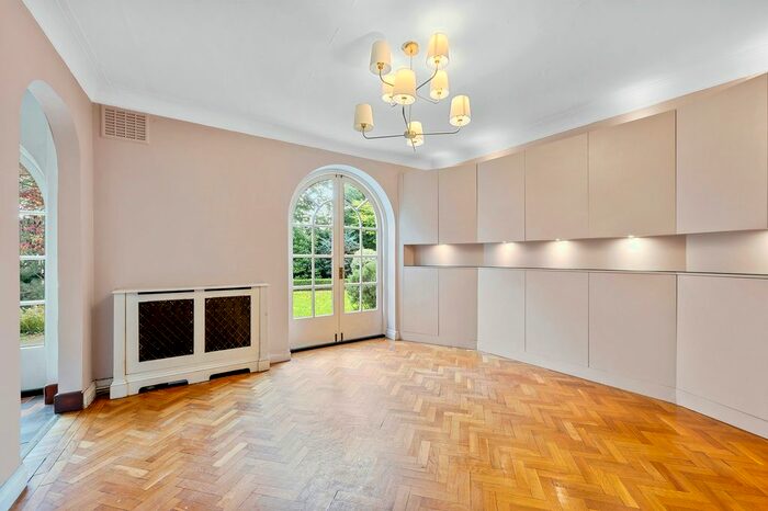 5 Bedroom Property To Rent In Coombe Park, Kingston Upon Thames, KT2