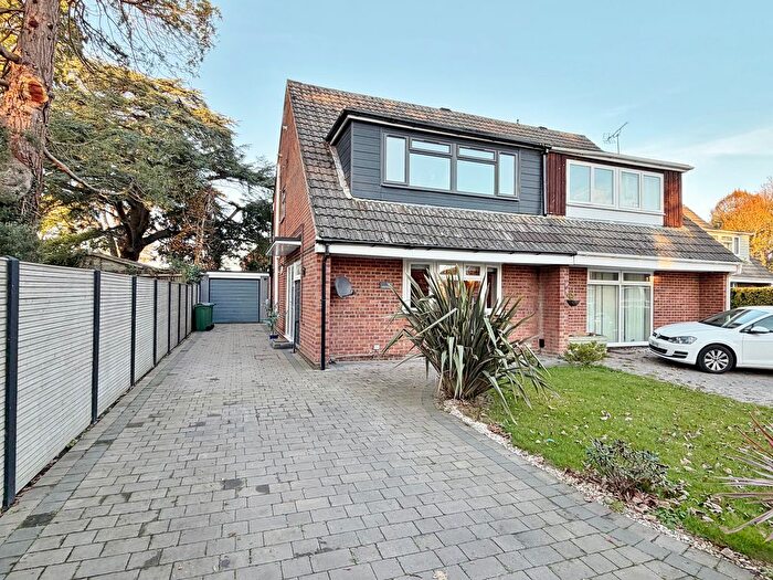 3 Bedroom Semi Detached House For Sale In Lynton Gardens, Fareham, PO16