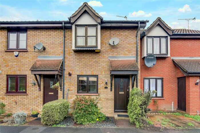 2 Bedroom Terraced House To Rent In Vienna Close, Ilford, Essex, IG5