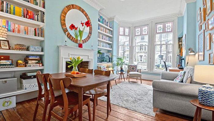 1 Bedroom Flat For Sale In Lady Margaret Road, Kentish Town, London, NW5