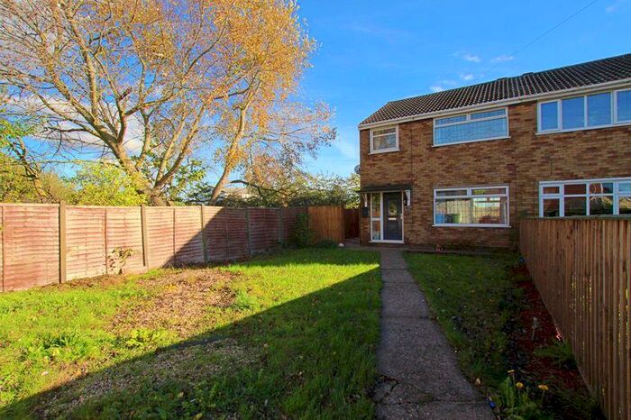 3 Bedroom Semi-Detached House For Sale In Chestnut Avenue, Immingham, DN40