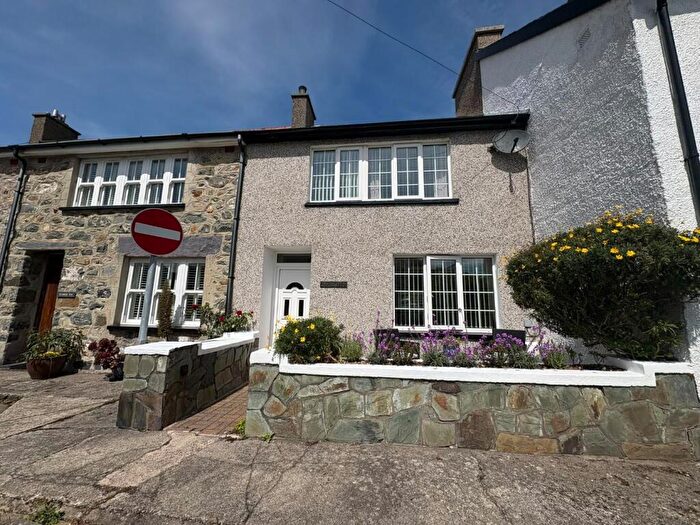 3 Bedroom House For Sale In Castle Square, Criccieth, LL52