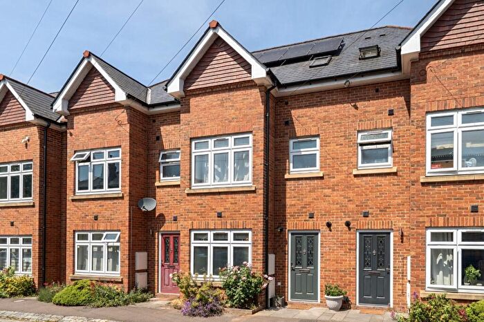 3 Bedroom Terraced House For Sale In Brighton Road, Banister Park, Southampton, Hampshire, SO15