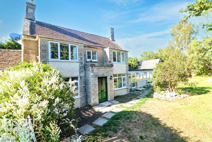 4 Bedroom Detached House For Sale In Silver Street, Malmesbury, SN16