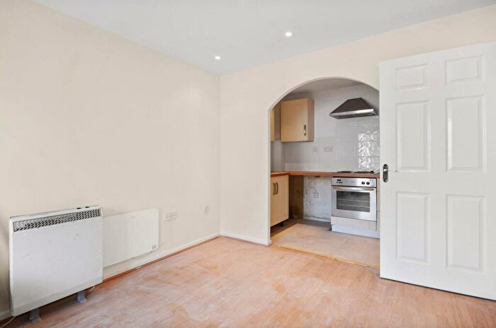 1 Bedroom Flat To Rent In Heathfield Drive, Mitcham, CR4