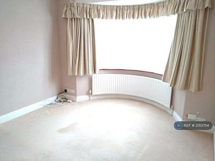 2 Bedroom Bungalow To Rent In Seaforth Gardens, Epsom, KT19