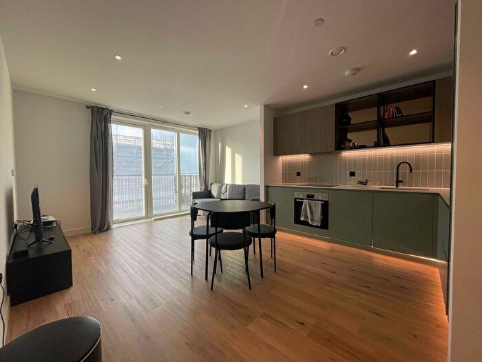 1 Bedroom Flat To Rent In Greenleaf Walk, London, UB1