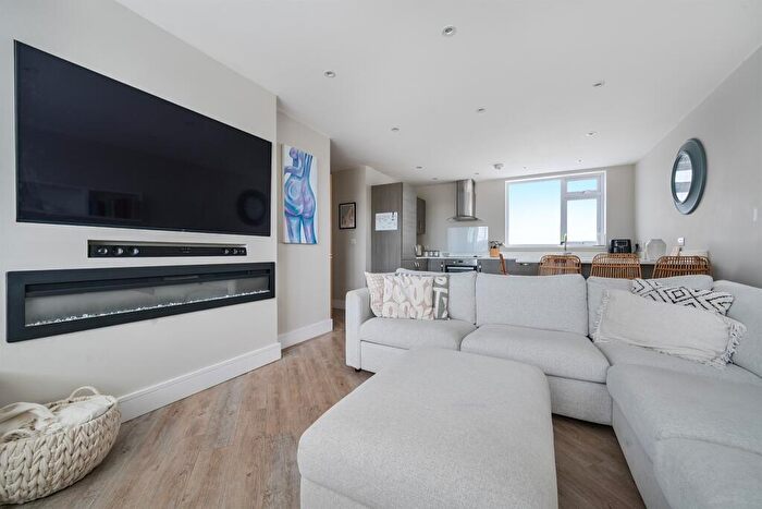 2 Bedroom Flat For Sale In London Road, Enfield, EN2