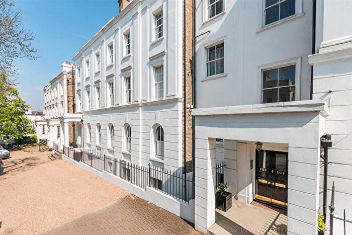 2 Bedroom Flat For Sale In Camberwell Grove, Camberwell, SE5