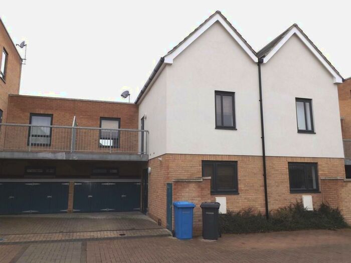 3 Bedroom House To Rent In Avontar Road, South Ockendon, RM15