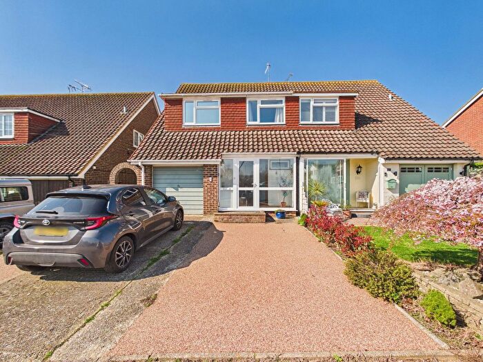 3 Bedroom Semi Detached House For Sale In Thames Way, Worthing, BN13