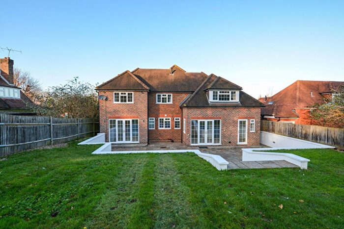 5 Bedroom Detached House To Rent In Manor Way, Guildford, GU2