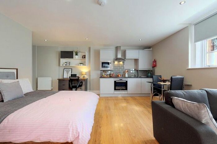 Studio To Rent In Apt, Springfield Mount #, LS2