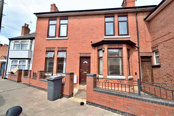 3 Bedroom Terraced House To Rent In Saltersford Road, Rowlatts Hill, Leicester, LE5