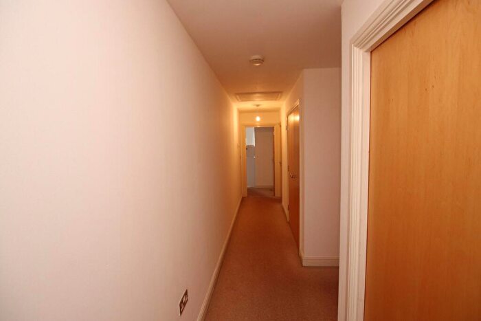 2 Bedroom Flat For Sale In Silver Street, Reading, RG1