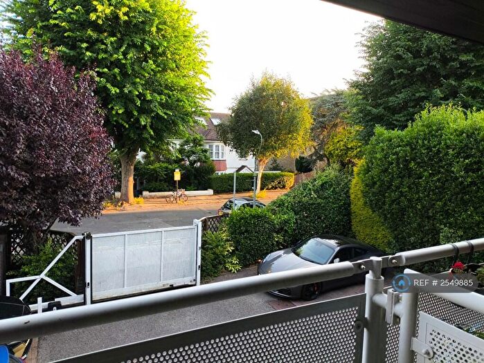 2 Bedroom Flat To Rent In Wilbury Avenue, Hove, BN3