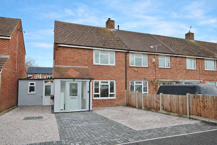 3 Bedroom End Terrace House For Sale In Blackthorn Road, Hayling Island, PO11