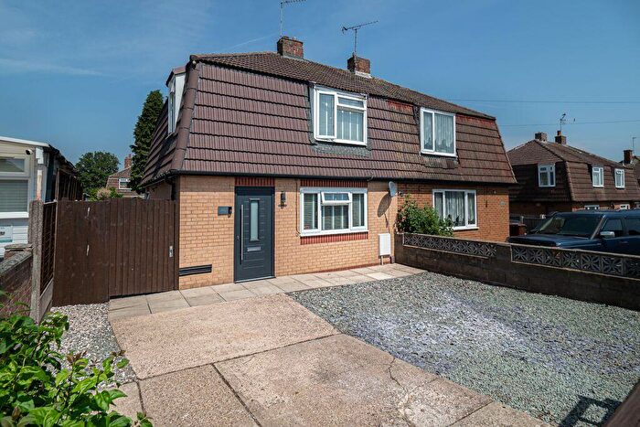 3 Bedroom Semi-Detached House For Sale In Newman Road, Calverton, Nottingham, NG14