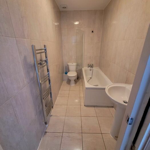 2 Bedroom Flat To Rent In 55 Perry Hill, London SE6