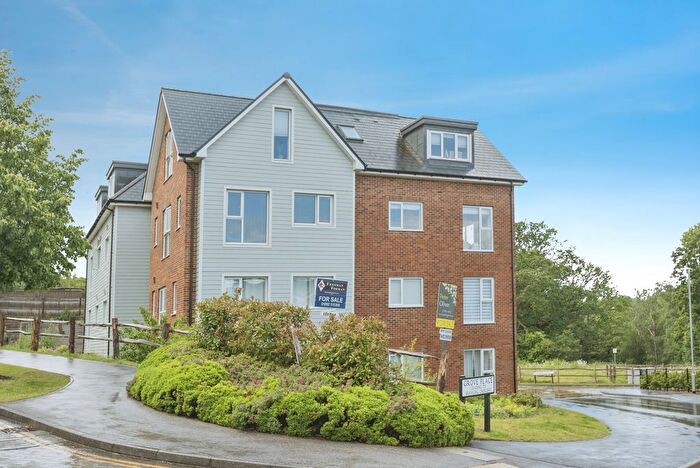 2 Bedroom Flat For Sale In Grove Place, Tunbridge Wells, Kent, TN2