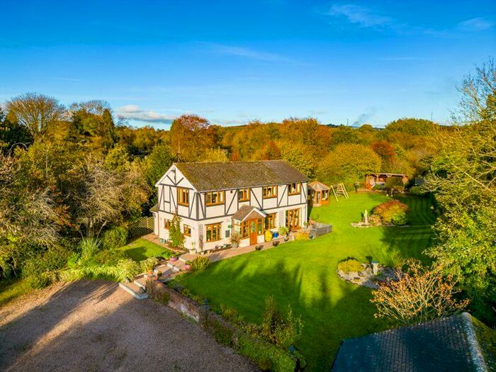 4 Bedroom Detached House For Sale In Chapel Lane, Belbroughton, DY9