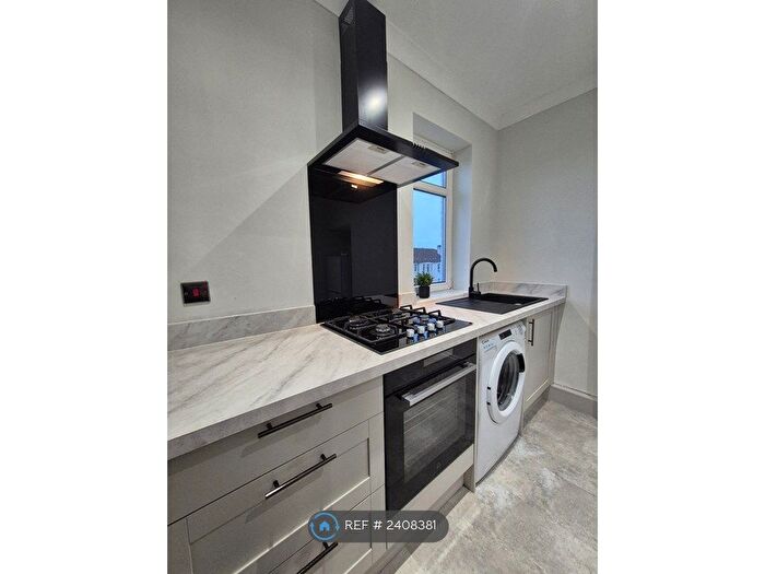 2 Bedroom Flat To Rent In Parkhouse, Glasgow, G22
