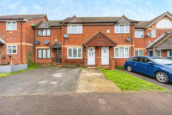 2 Bedroom Terraced House For Sale In Milliners Way, Luton, LU3