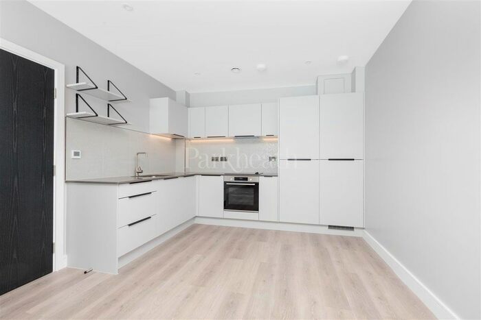1 Bedroom Flat To Rent In Kilburn Lane, London, W10