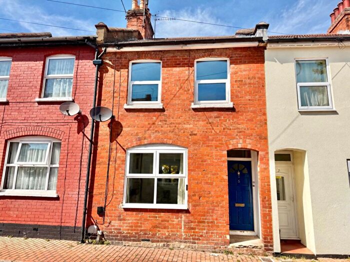 2 Bedroom Terraced House For Sale In Lysons Road, Aldershot, Hampshire, GU11