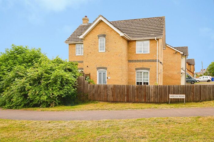 3 Bedroom Link Detached House For Sale In Merton Road, Ambrosden, Bicester, OX25