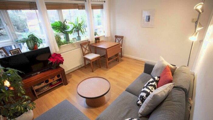 1 Bedroom Flat To Rent In Kings Road, London, SW19
