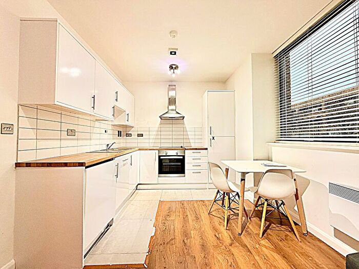 2 Bedroom Flat To Rent In South Seventh Street Milton Keynes, MK9