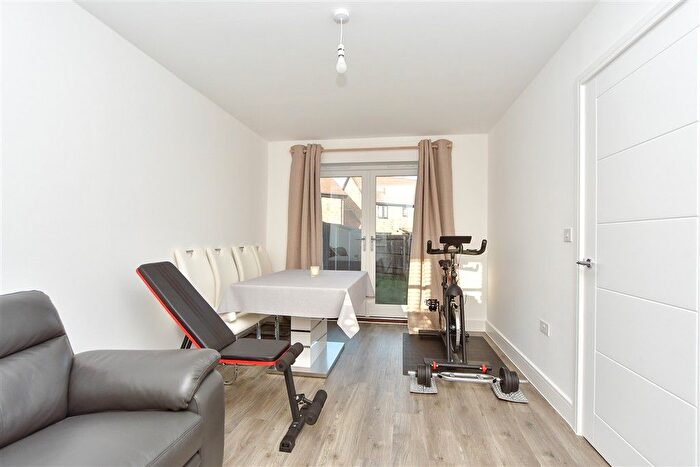 2 Bedroom End Of Terrace House For Sale In Ham Road, Faversham, Kent, ME13