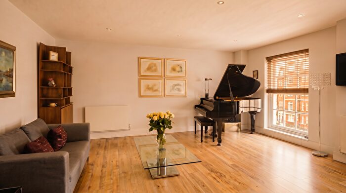 2 Bedroom Flat For Sale In Regency Street, London, SW1P