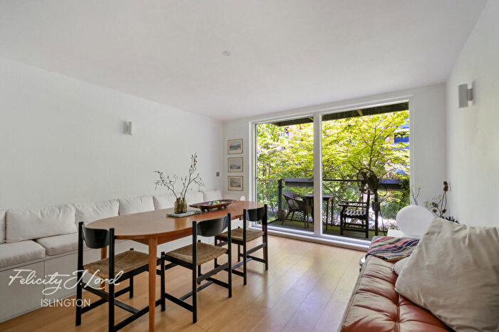 2 Bedroom Apartment For Sale In Orsman Road, London, N1