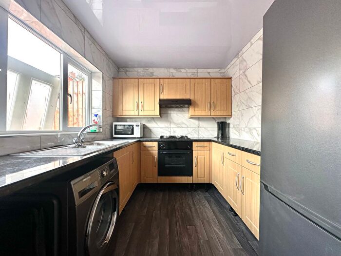 2 Bedroom Semi-Detached House To Rent In Heathcliff Road, Birmingham, B11