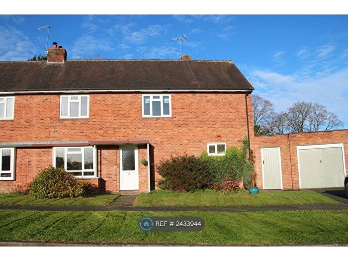 4 Bedroom Semi-Detached House To Rent In Werstan Close, Malvern, WR14