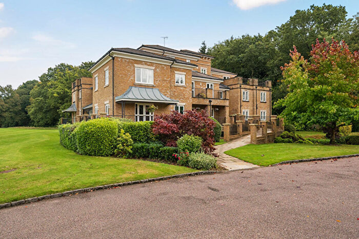 3 Bedroom Flat For Sale In Willow House, East Parkside, Warlingham, CR6