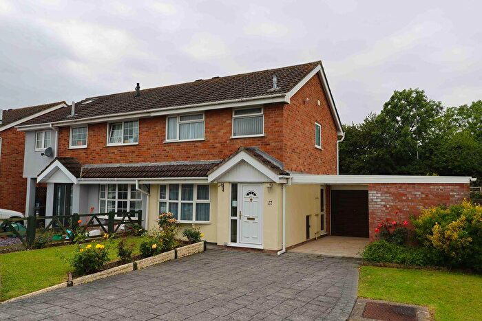 3 Bedroom Semi-Detached House For Sale In Sheldon Close, Clevedon, BS21
